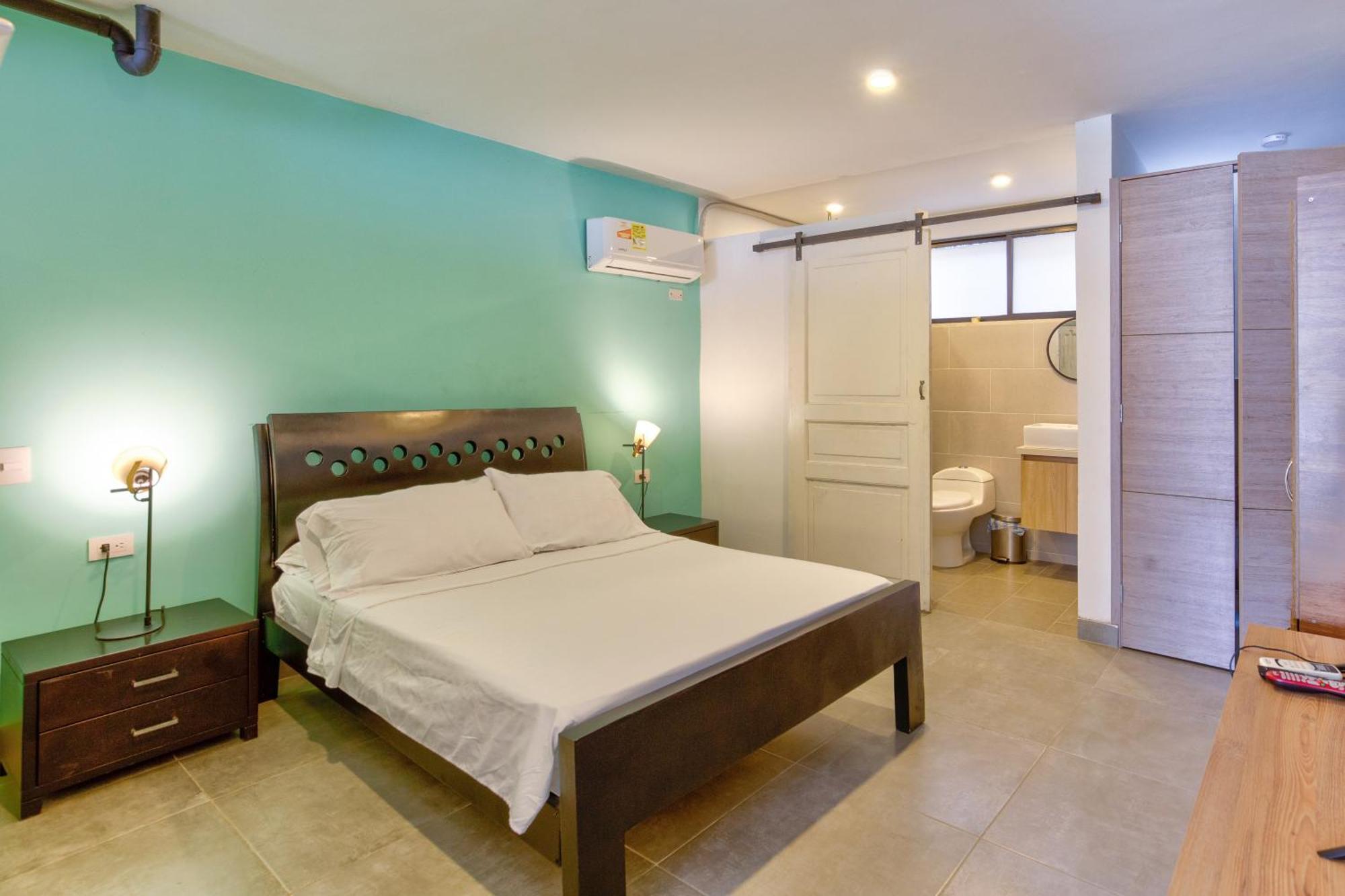 Moonshine Boutique Hostal Cali Extérieur photo