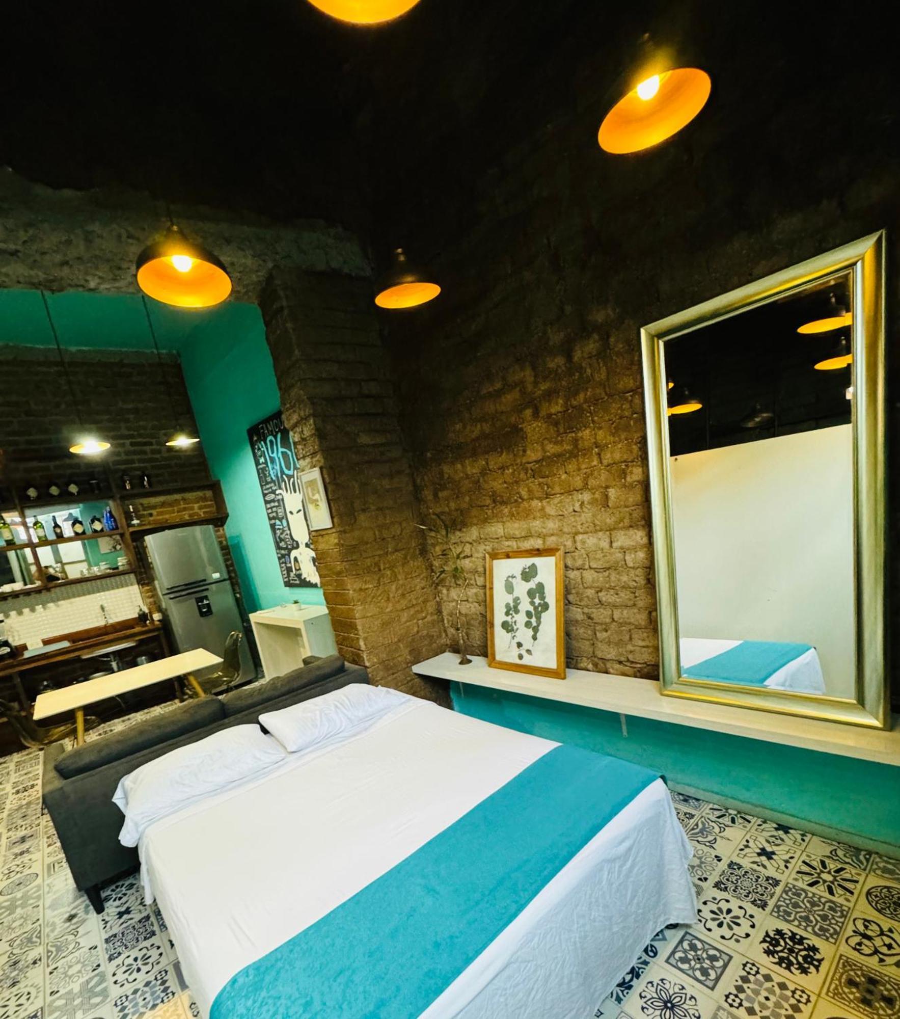 Moonshine Boutique Hostal Cali Extérieur photo