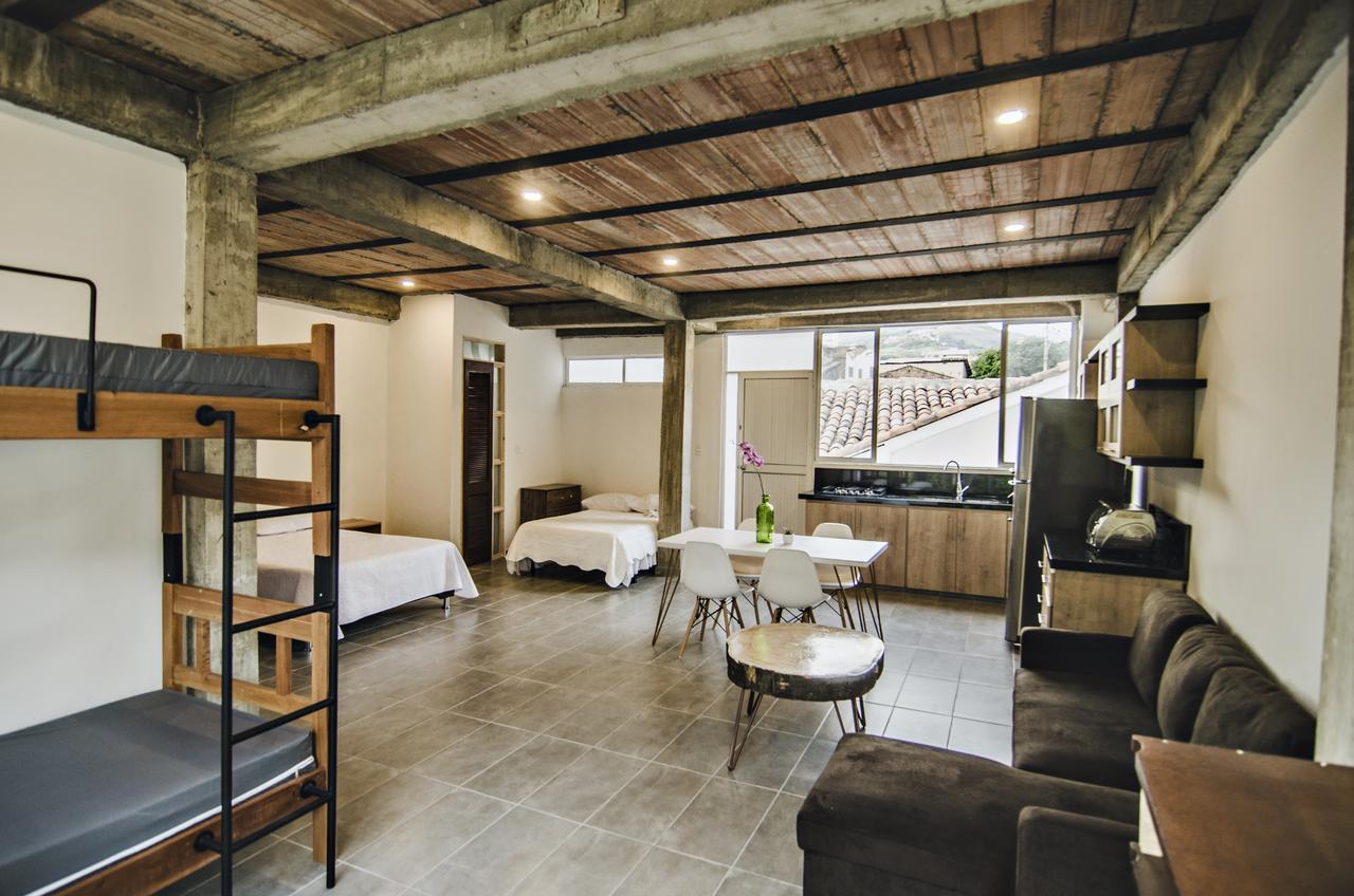 Moonshine Boutique Hostal Cali Extérieur photo