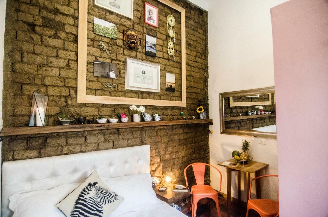 Moonshine Boutique Hostal Cali Extérieur photo