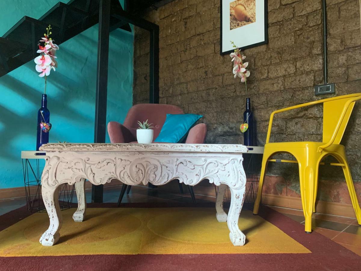 Moonshine Boutique Hostal Cali Extérieur photo